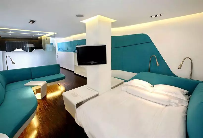 The Emperor Hotel Forbidden City