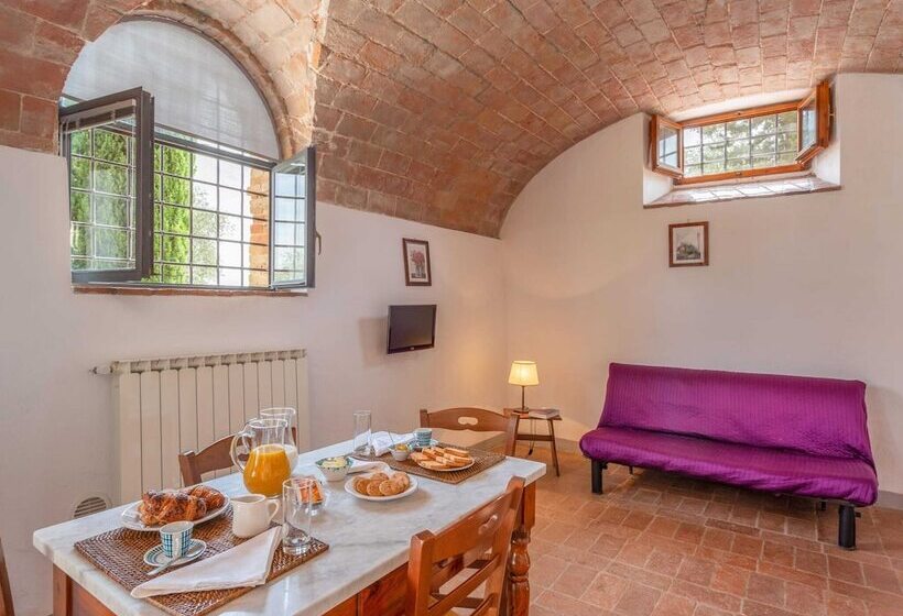 Cottage In Tavarnelle Val Di Pesa With Pool And Garden