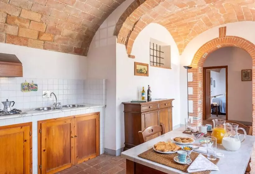 Cottage In Tavarnelle Val Di Pesa With Pool And Garden