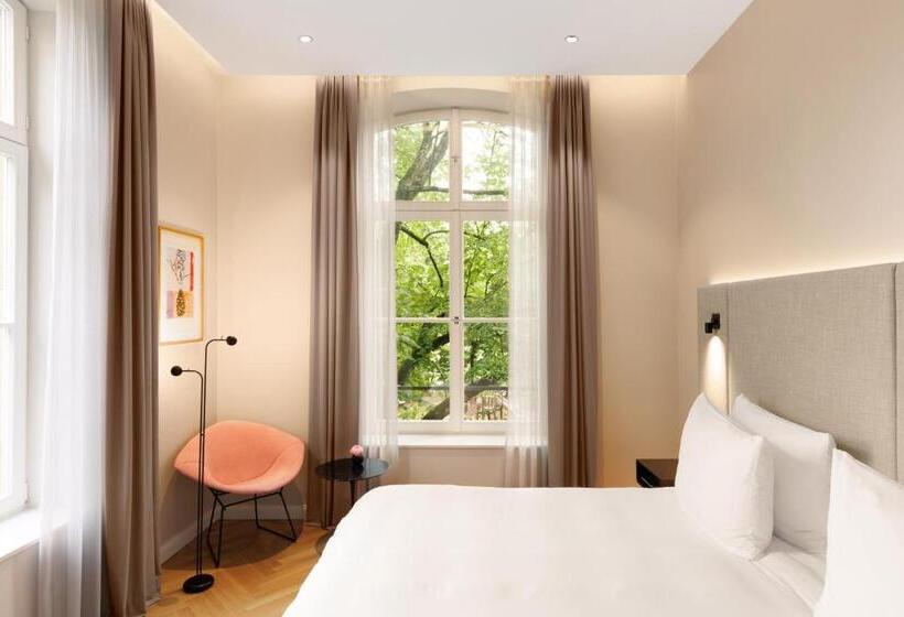 Hotelli Esplanade Saarbrucken