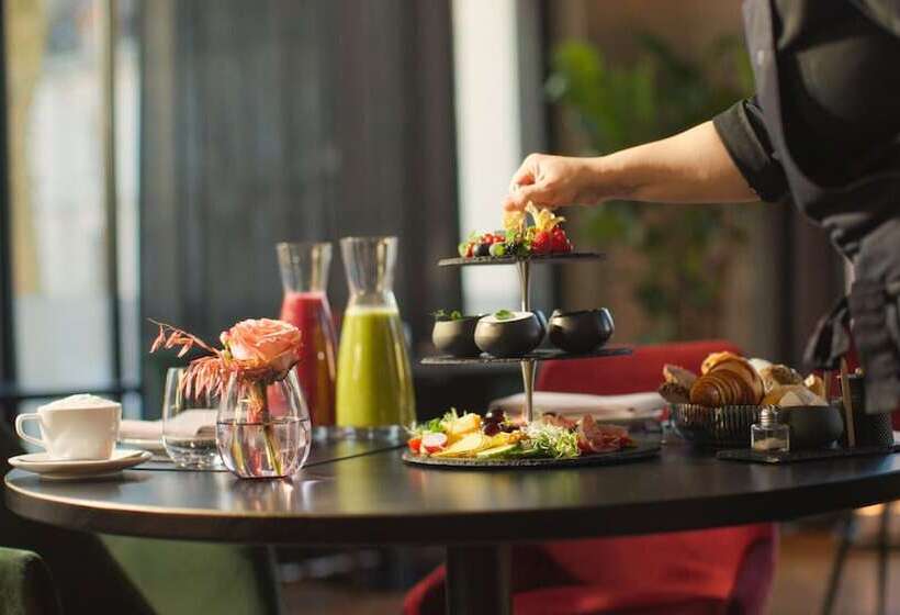 Hotelli Esplanade Saarbrucken