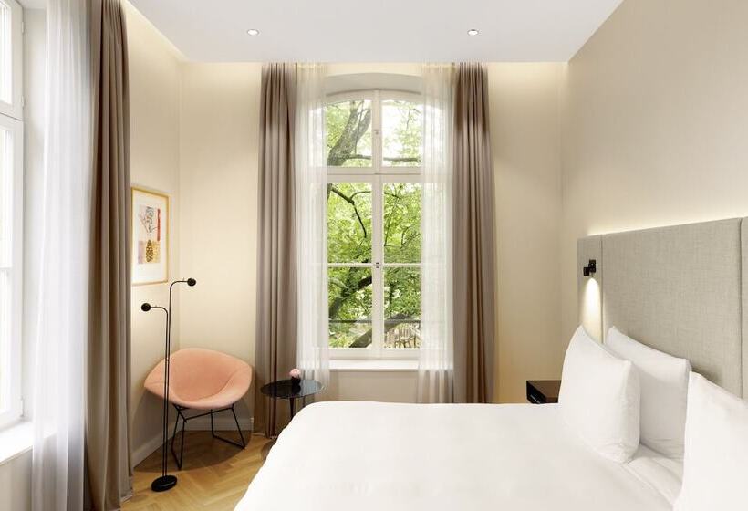 Hotelli Esplanade Saarbrucken