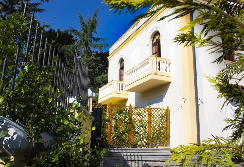 تختخواب و صبحانه Relais Villa Montedonzelli