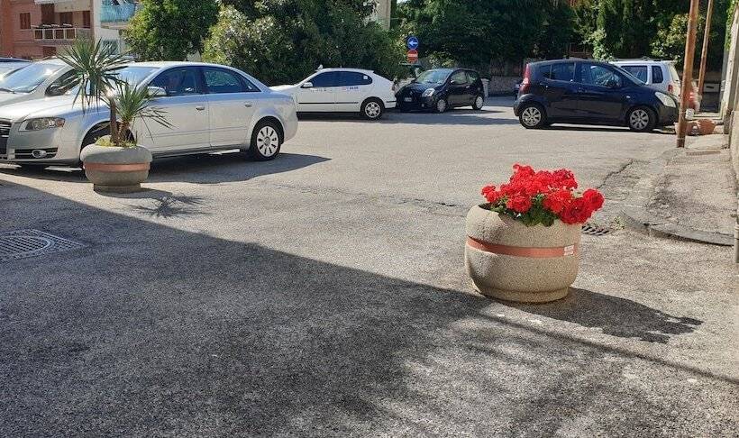 تختخواب و صبحانه Relais Villa Montedonzelli