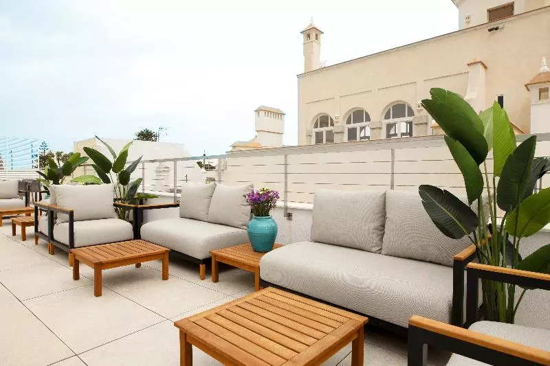 Goodnight Cadiz Apartments