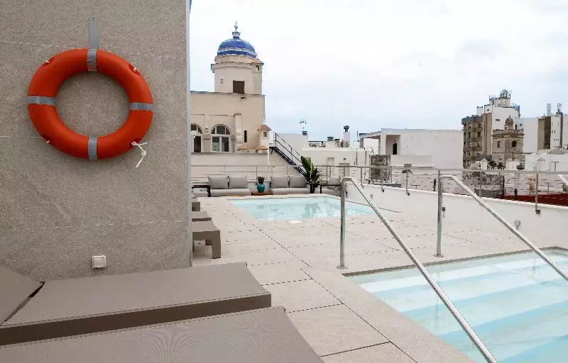 Goodnight Cadiz Apartments