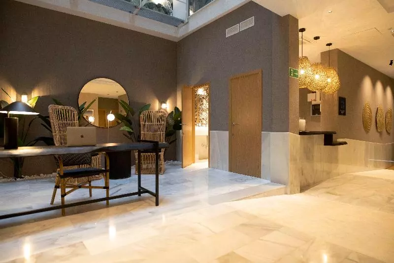 Goodnight Cadiz Apartments
