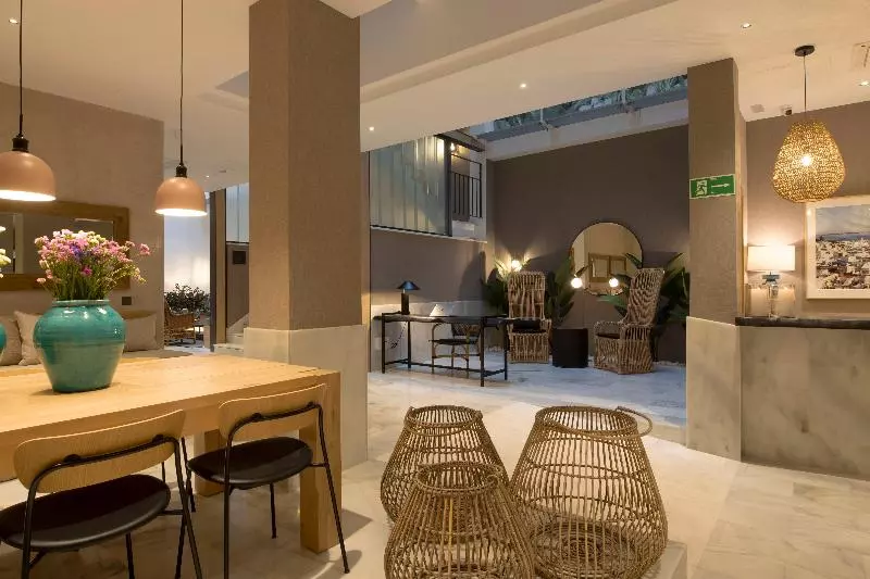 Goodnight Cadiz Apartments