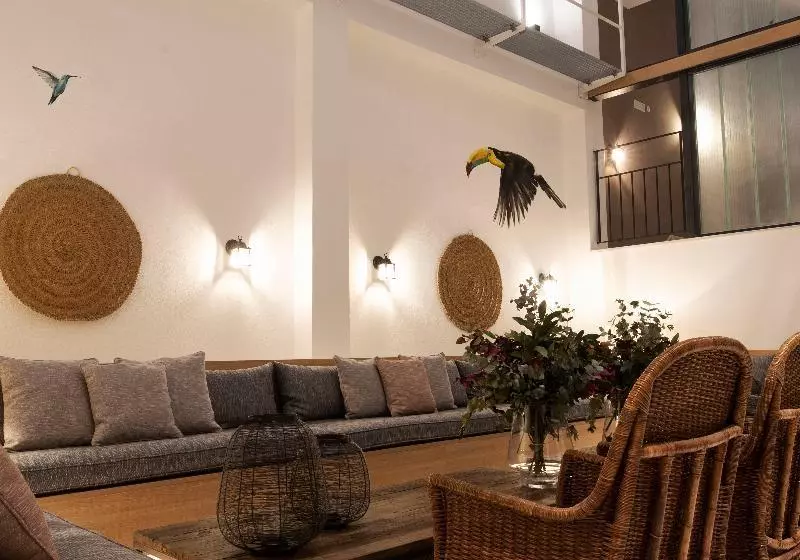 Goodnight Cadiz Apartments
