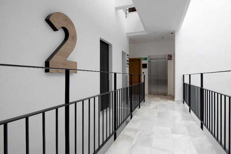 Goodnight Cadiz Apartments