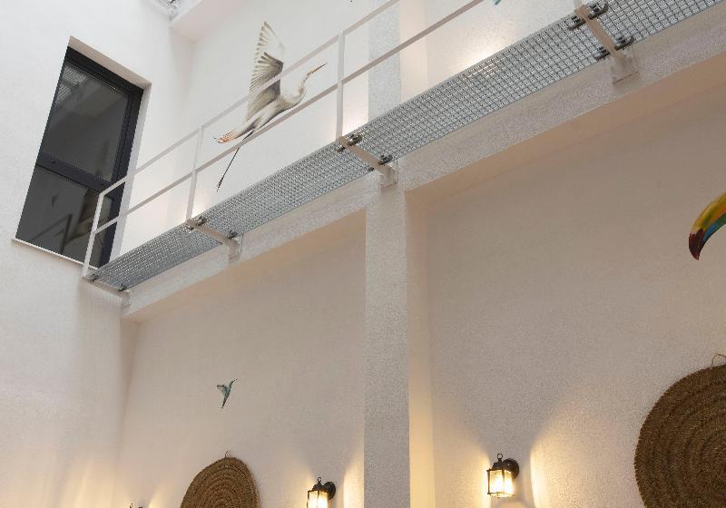 Goodnight Cadiz Apartments