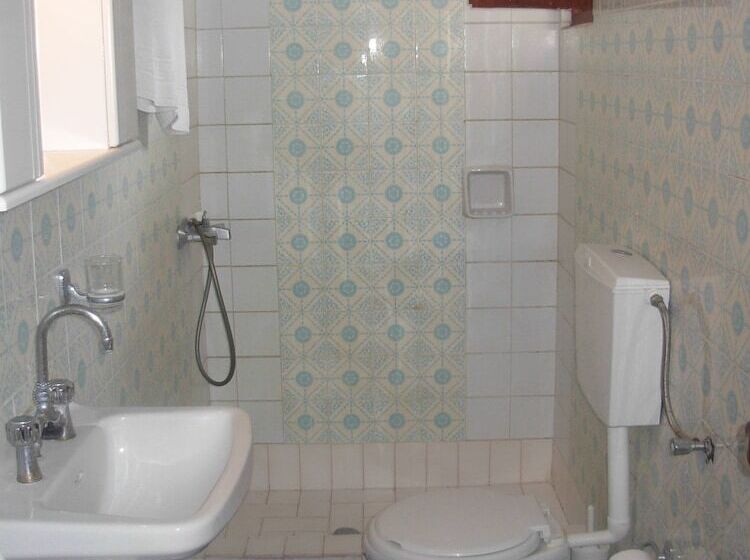 Harry S Bar & Apartments 1