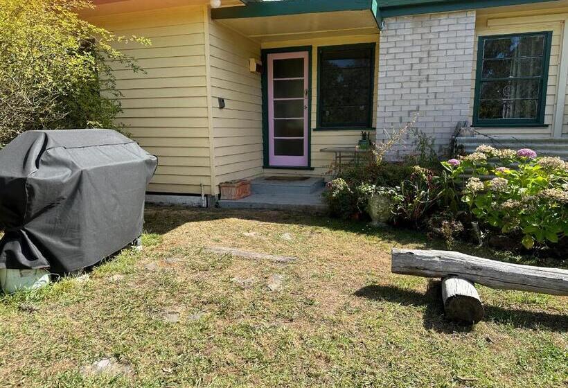 בית מלון כפרי Bush Retreat Farm Stay 2 Br Guest Suite