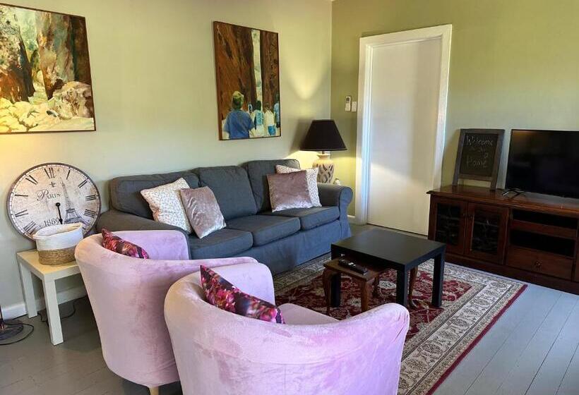 בית מלון כפרי Bush Retreat Farm Stay 2 Br Guest Suite