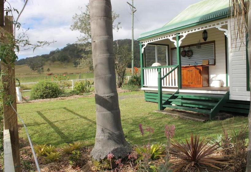 ペンション The Dollhouse Cottage