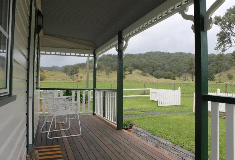 ペンション The Dollhouse Cottage