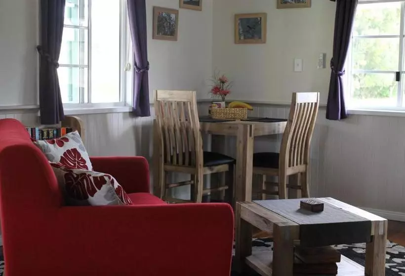ペンション The Dollhouse Cottage