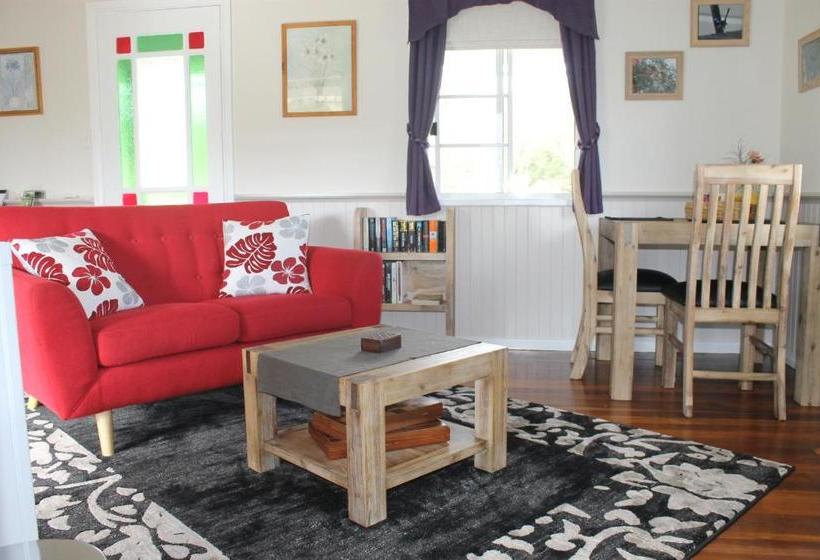 ペンション The Dollhouse Cottage