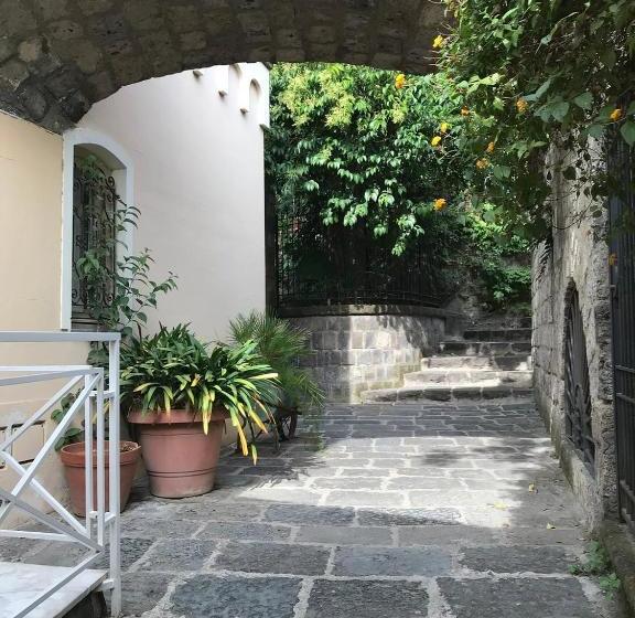 בית מלון כפרי La Magnolia Sorrento  City Centre