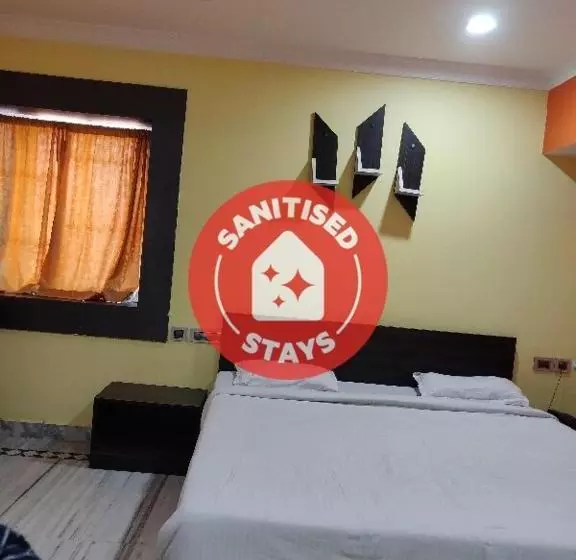 هتل Spot On 80280 Sai Somnath Residency