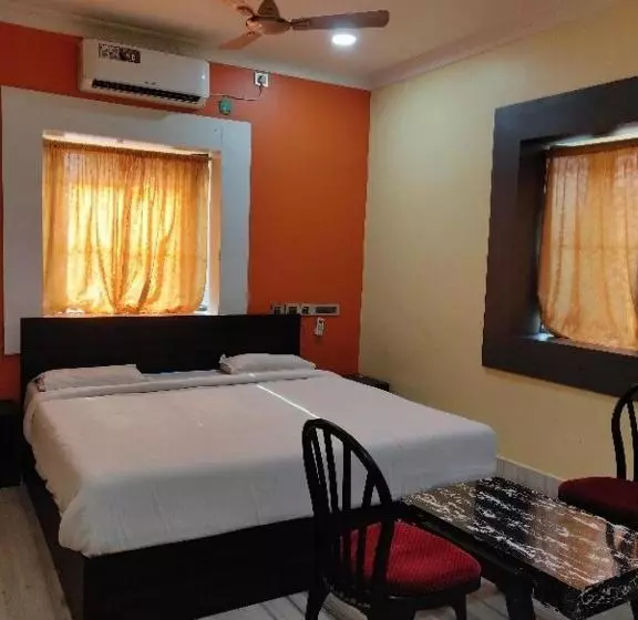 هتل Spot On 80280 Sai Somnath Residency