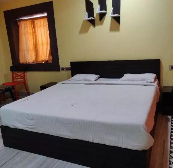 هتل Spot On 80280 Sai Somnath Residency