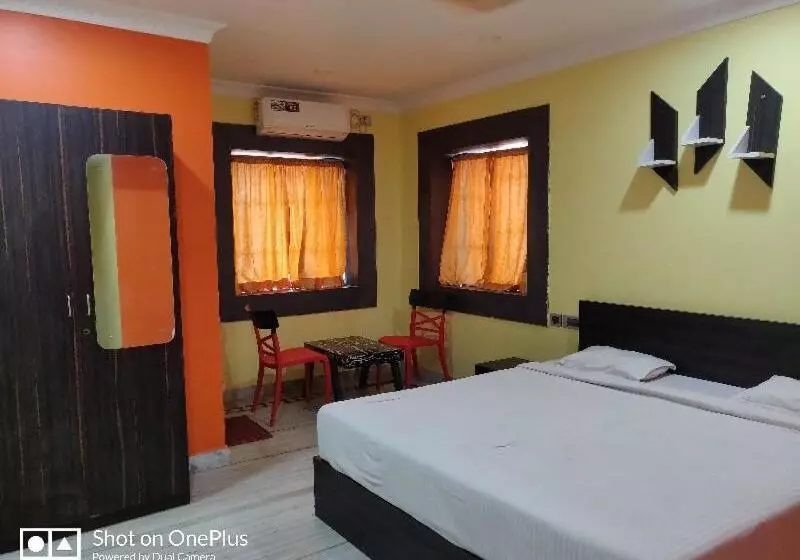 هتل Spot On 80280 Sai Somnath Residency