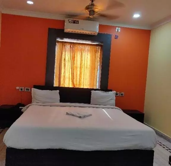 هتل Spot On 80280 Sai Somnath Residency