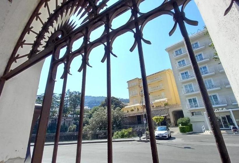 בית מלון כפרי La Magnolia Sorrento  City Centre