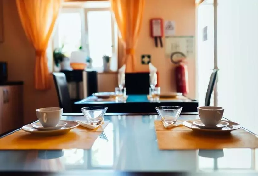 پانسیون Happy House Comfort Plus