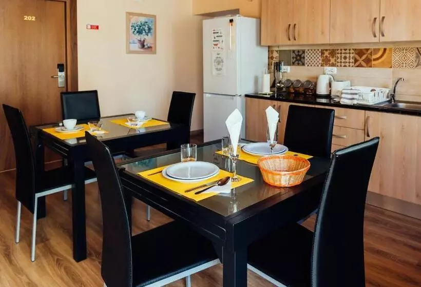 پانسیون Happy House Comfort Plus