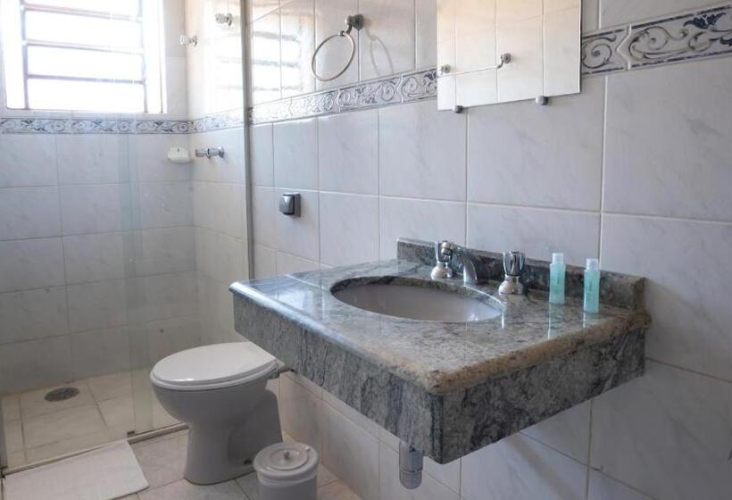 פנסיון Pousada Araucaria