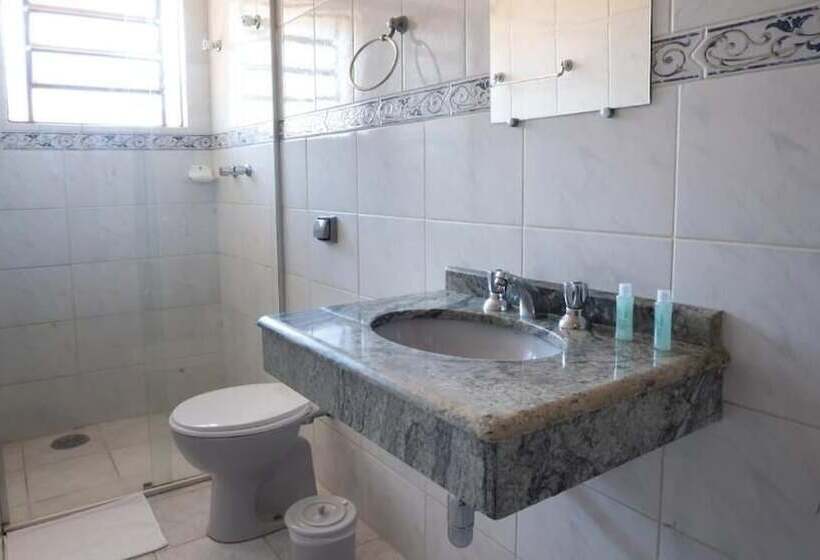 פנסיון Pousada Araucaria