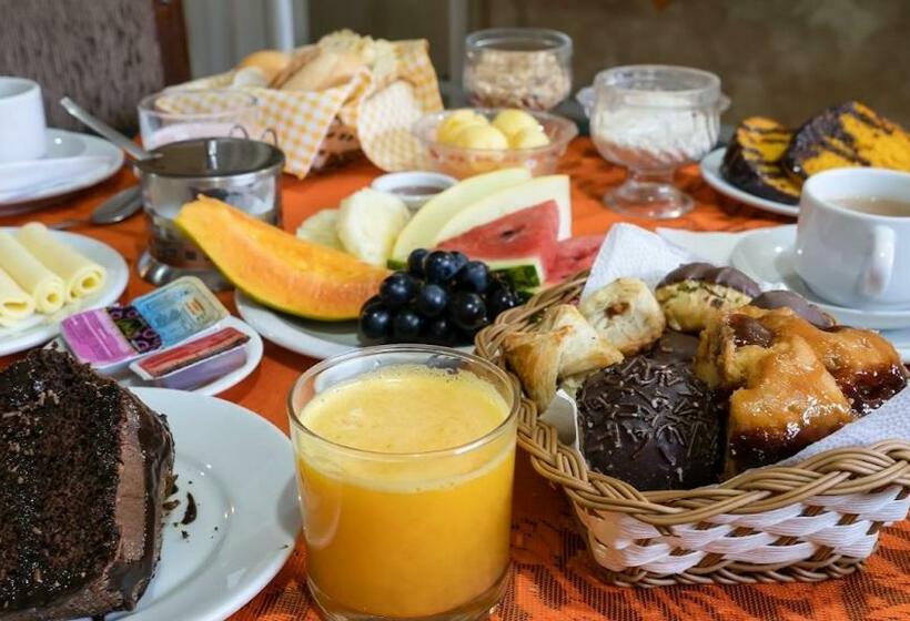 פנסיון Pousada Araucaria