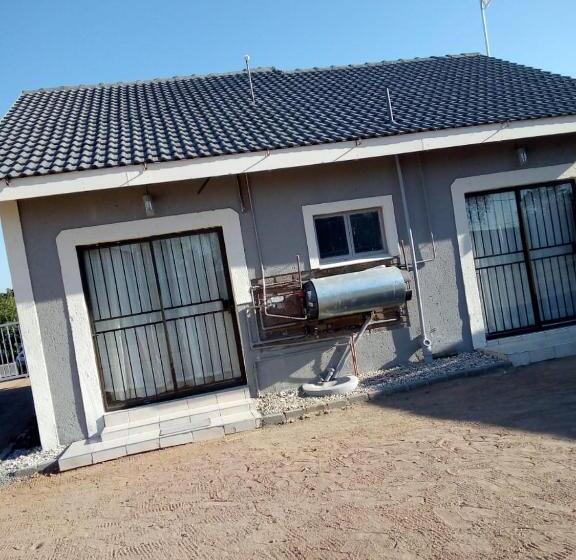 פנסיון Rayon Guesthouse