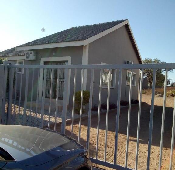 פנסיון Rayon Guesthouse