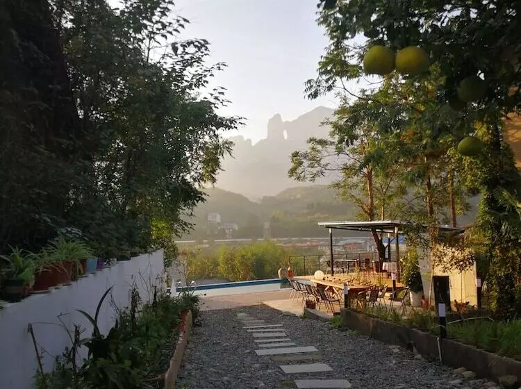 Majatalo Tujia Folk Houses