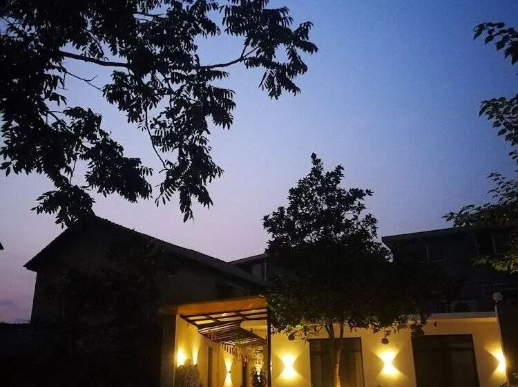 Majatalo Tujia Folk Houses