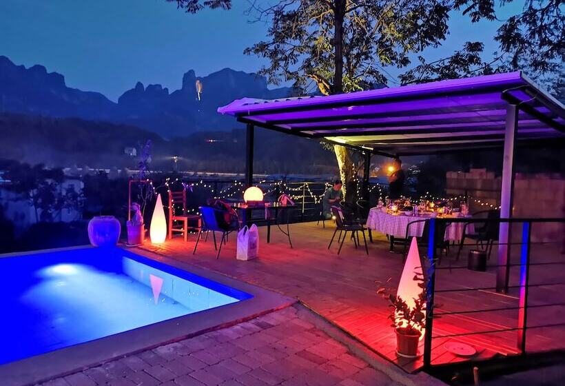 פנסיון Tujia Folk Houses