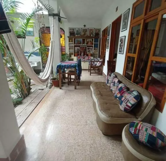 هتل Hostal Mario S Rooms