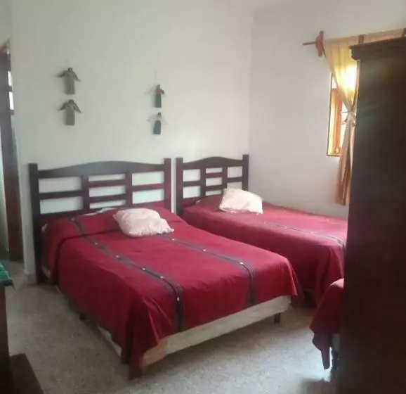 هتل Hostal Mario S Rooms