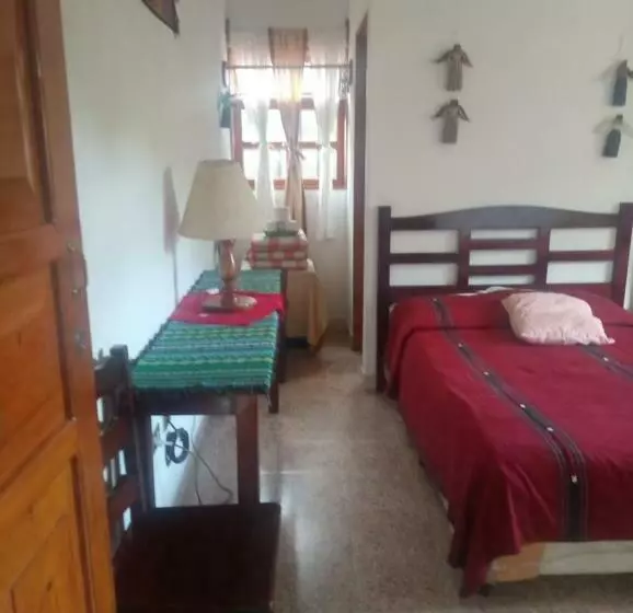 هتل Hostal Mario S Rooms