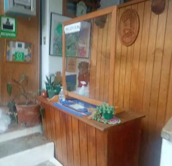 هتل Hostal Mario S Rooms