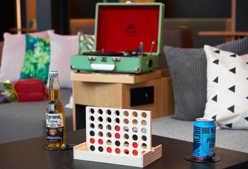 호텔 Moxy Milton Keynes