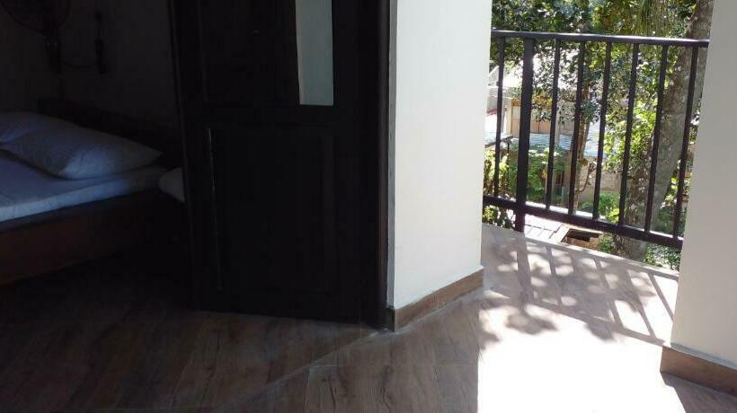 בית מלון כפרי White House