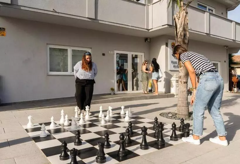 Majatalo Host Wise Arvore