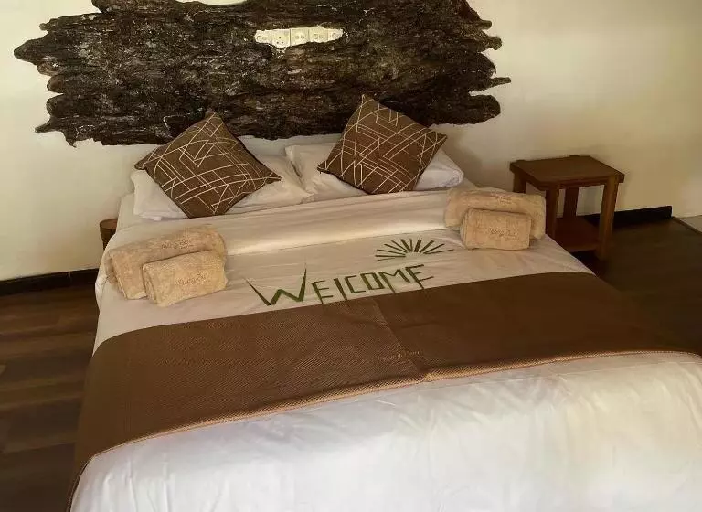 تختخواب و صبحانه Rising Sun Beach View