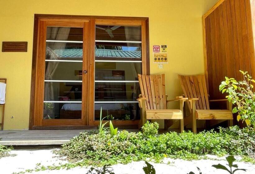 تختخواب و صبحانه Rising Sun Beach View