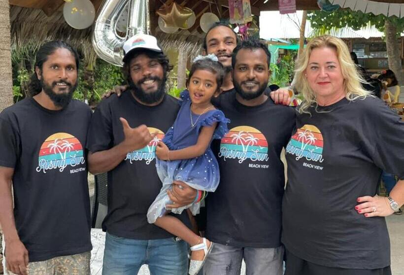 تختخواب و صبحانه Rising Sun Beach View