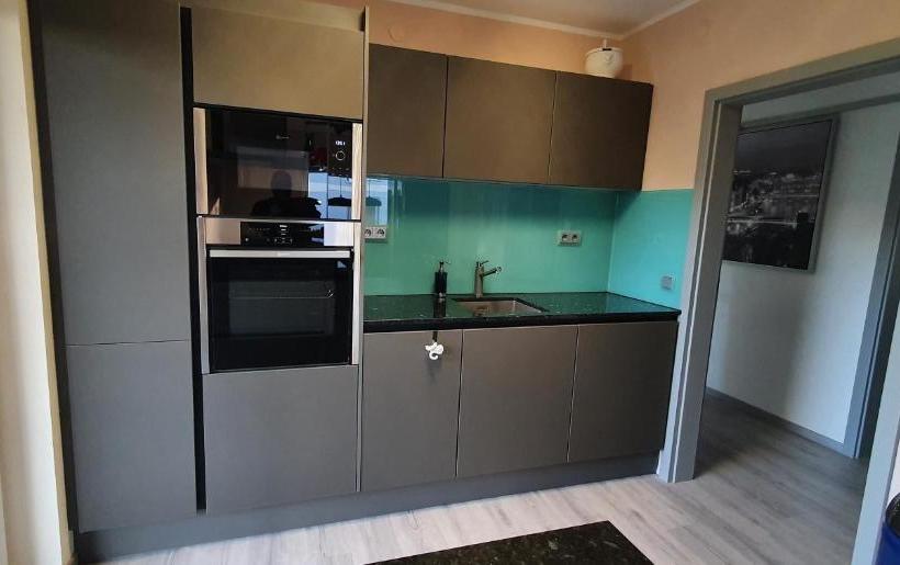 膳宿费 Willa Woiperdinger